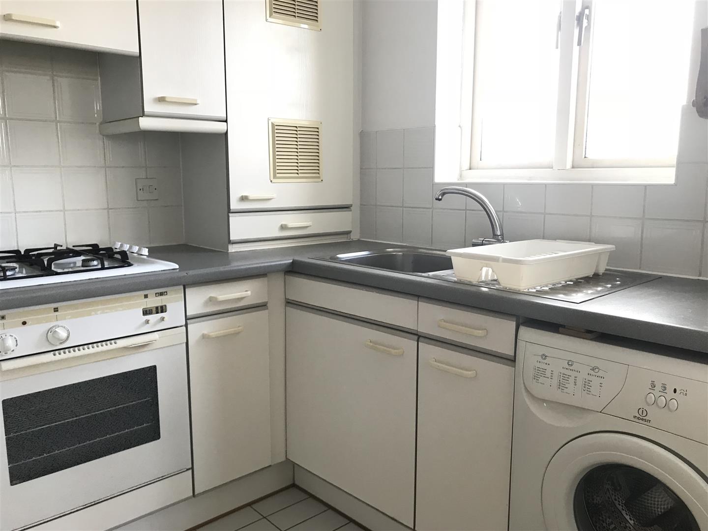 Flat Byron Road in Greater London
