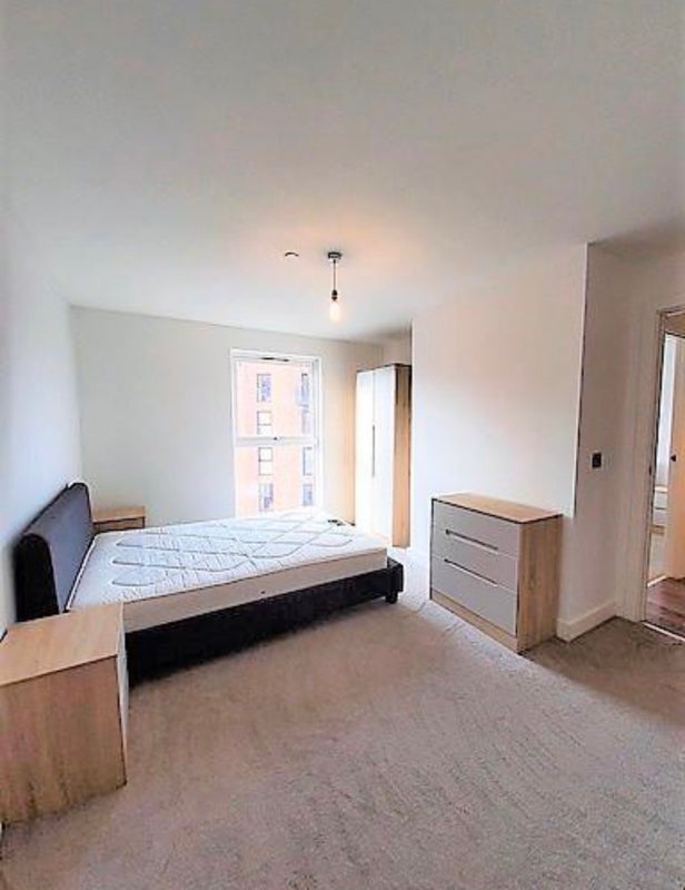 Room Trinity Way in Salford