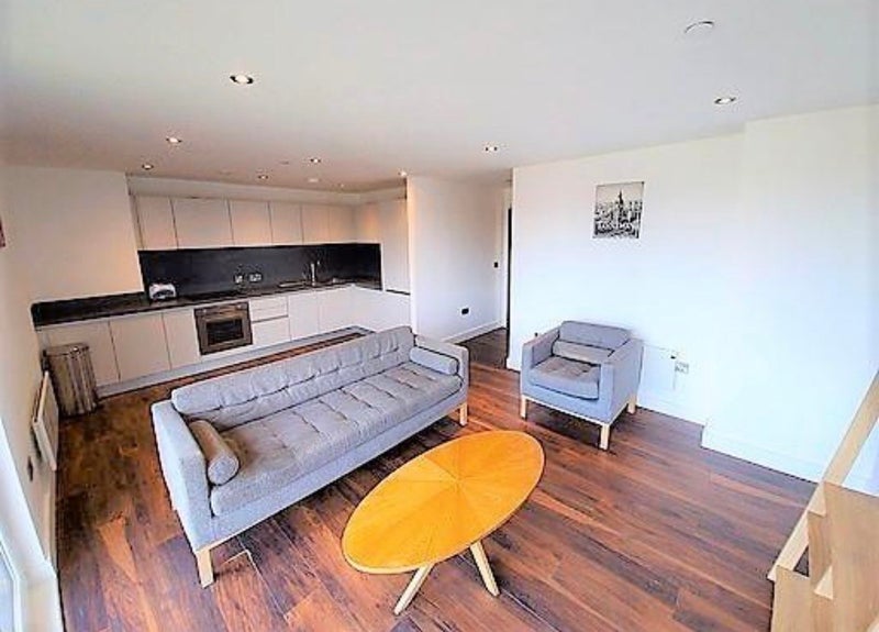 Room Trinity Way in Salford