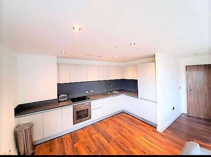 Room Trinity Way in Salford