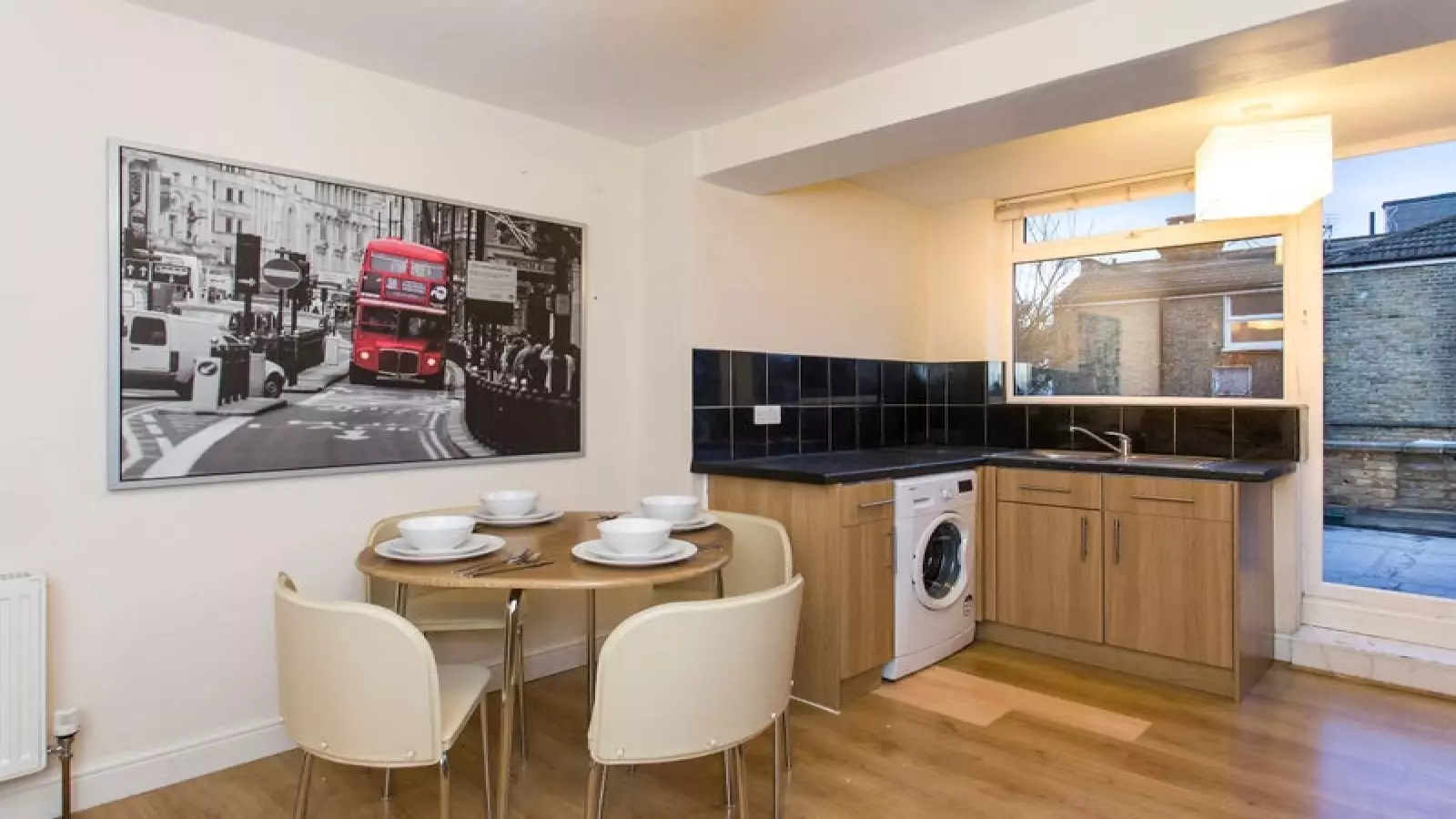 Flat Sheen Lane in Greater London