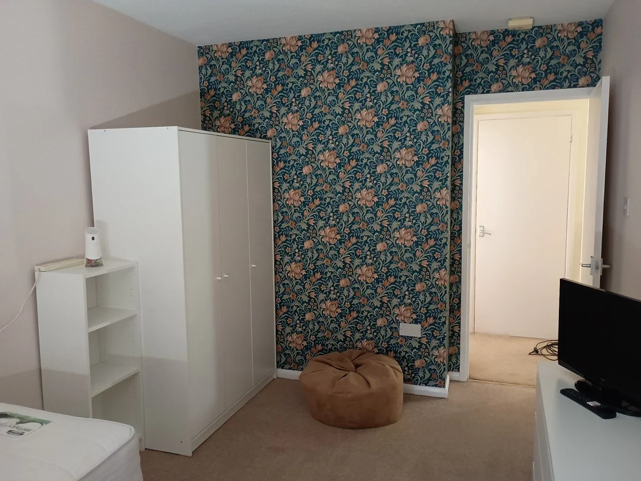 Room Queensway in Dacorum