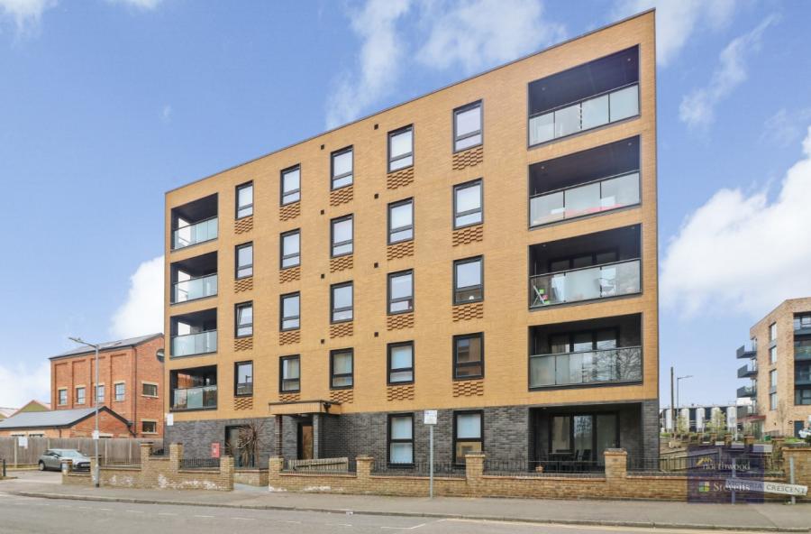 Flat George Street in Ashford