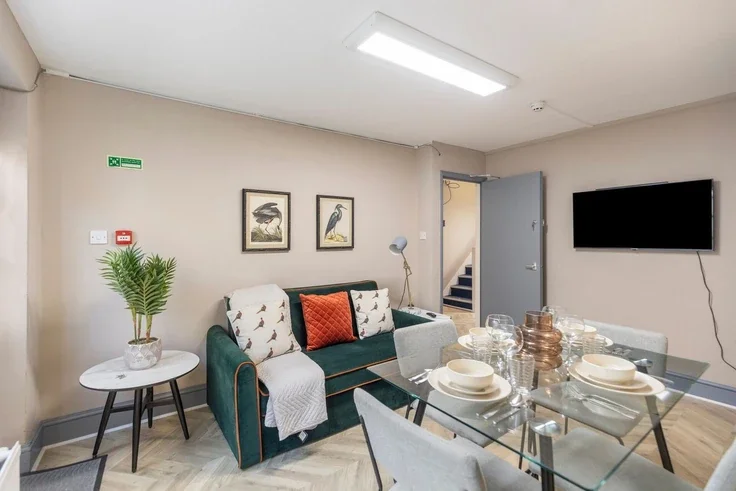 Flat Delancey Street in Greater London