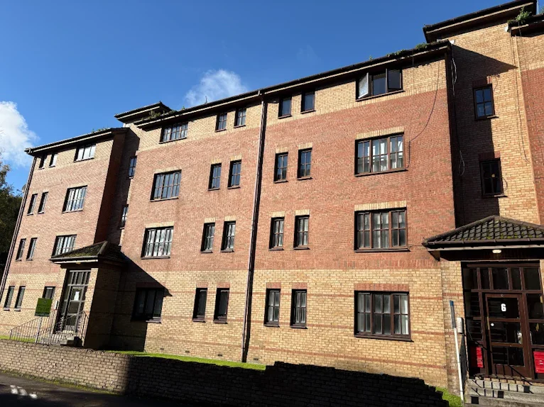 Flat Greenlaw Road in Glasgow