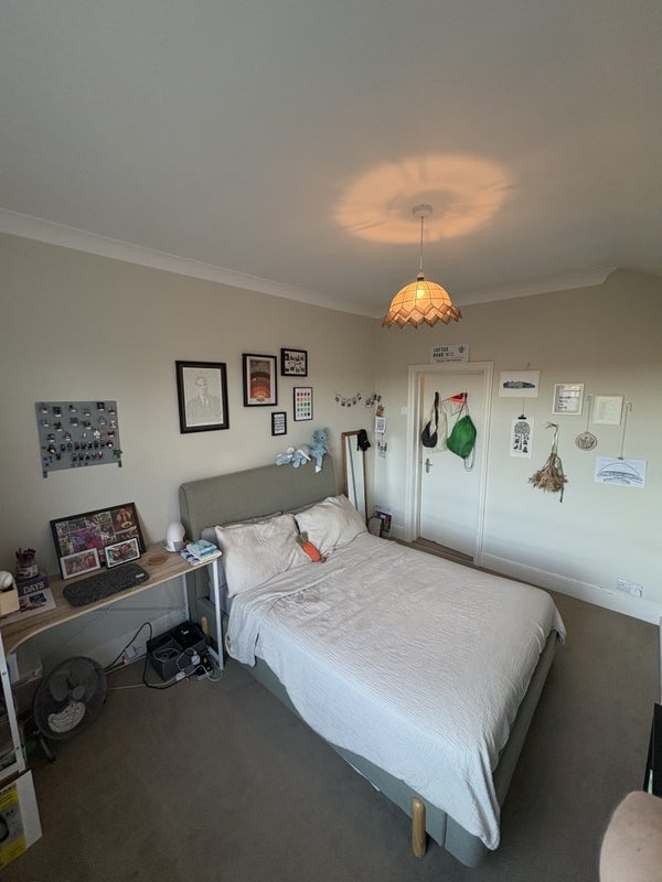 Room Park Road in Greater London