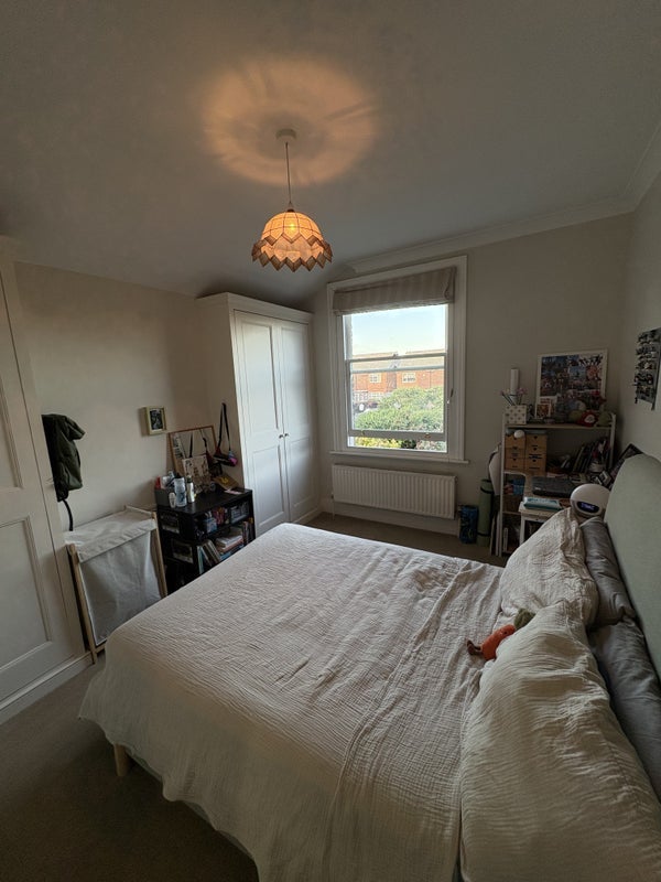Room Park Road in Greater London