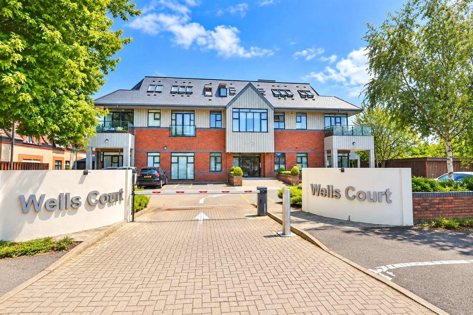 Flat Forsyth Road in Woking