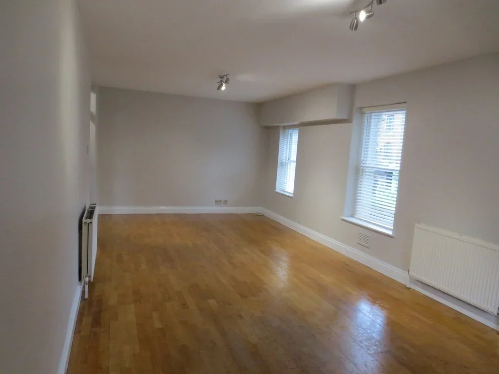 Flat Hackney Road in Greater London