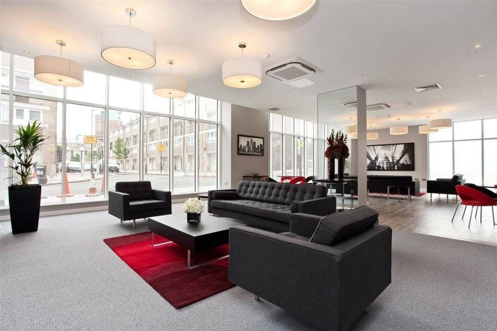 Flat Hay Currie Street in Greater London