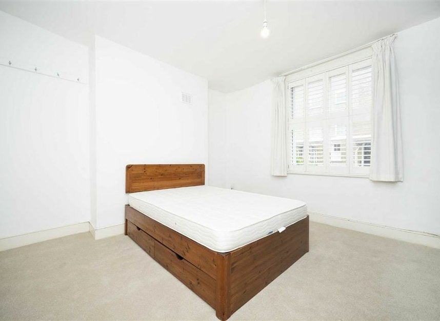Flat Queensbridge Road in Greater London