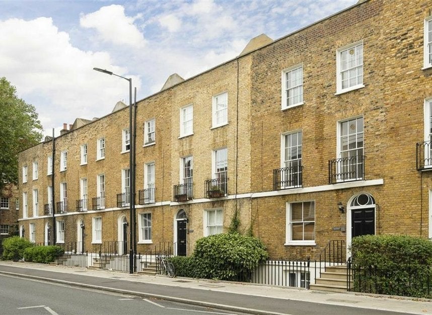 Flat Queensbridge Road in Greater London