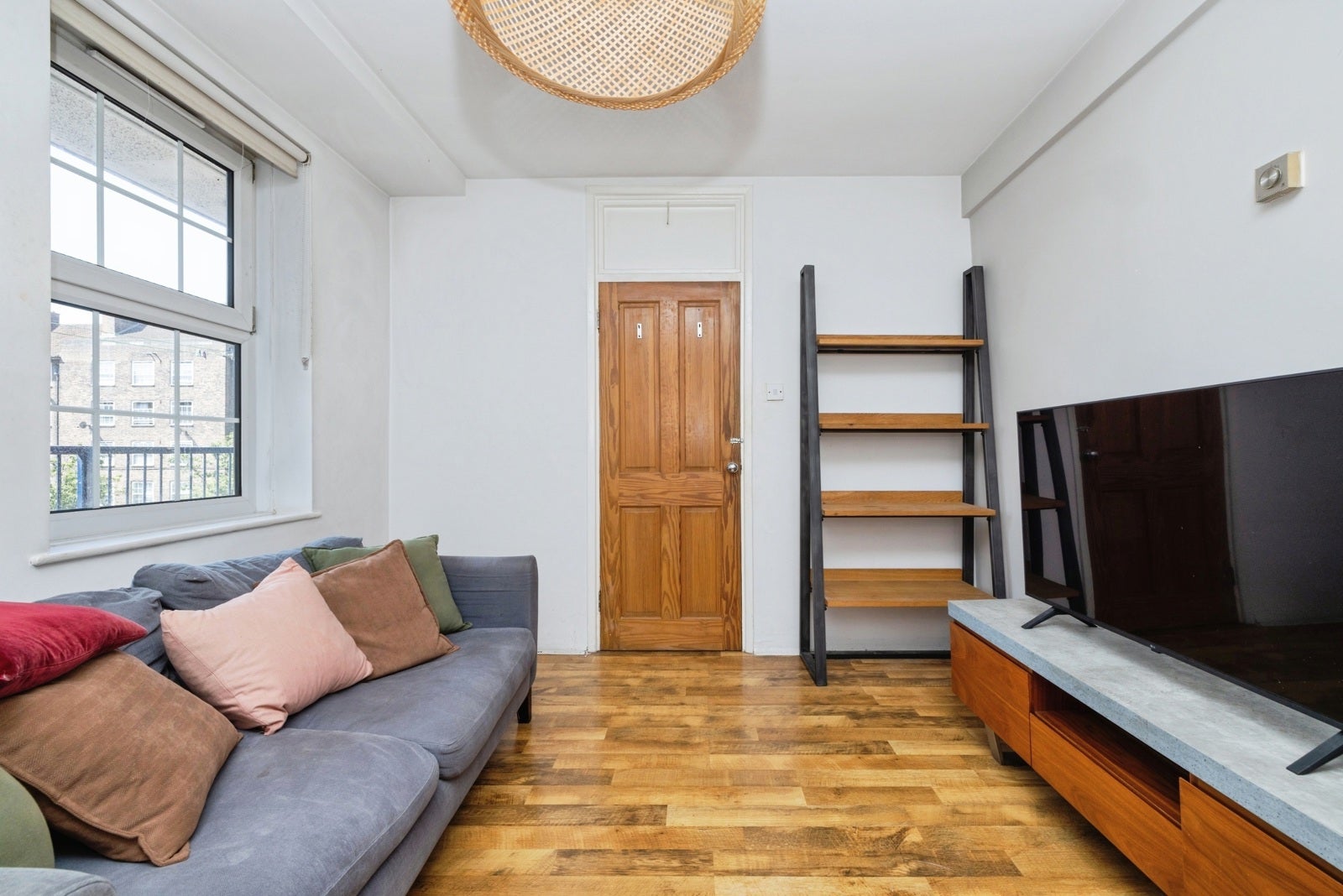 Flat Devons Road in Greater London