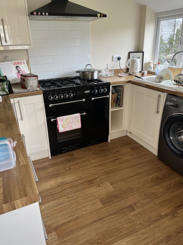 Room Amberey Road in Weston-super-Mare