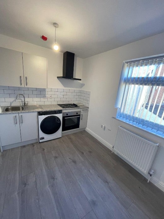 Flat Roberts Road in High Wycombe