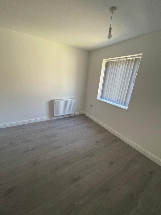 Flat Roberts Road in High Wycombe