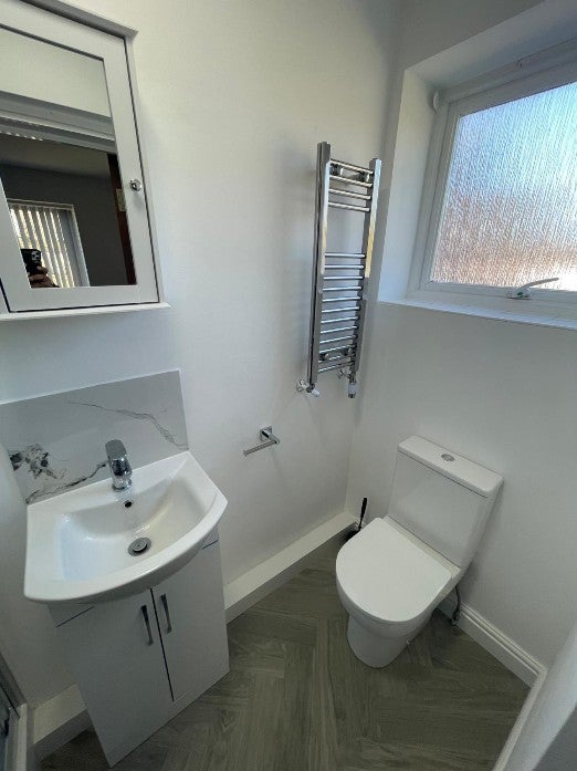 Flat Roberts Road in High Wycombe