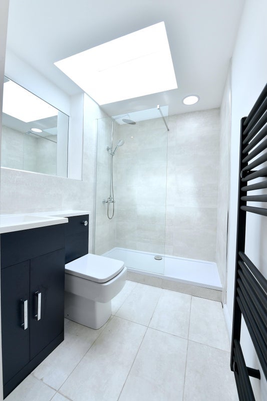 Flat Dawlish Avenue in Greater London