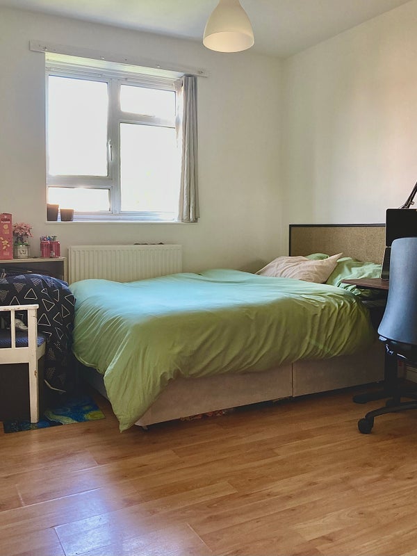Room Harrison Street in Greater London