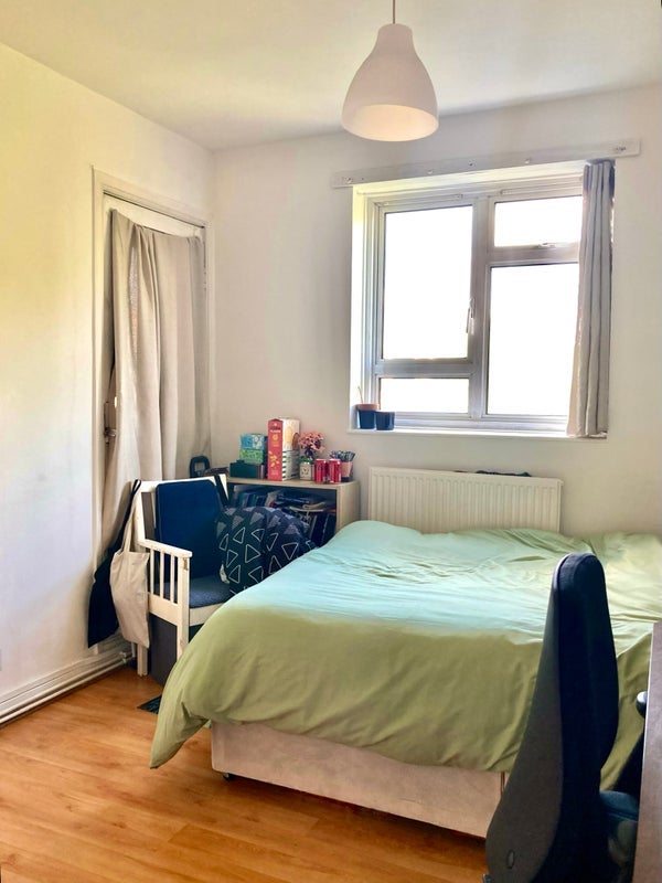 Room Harrison Street in Greater London