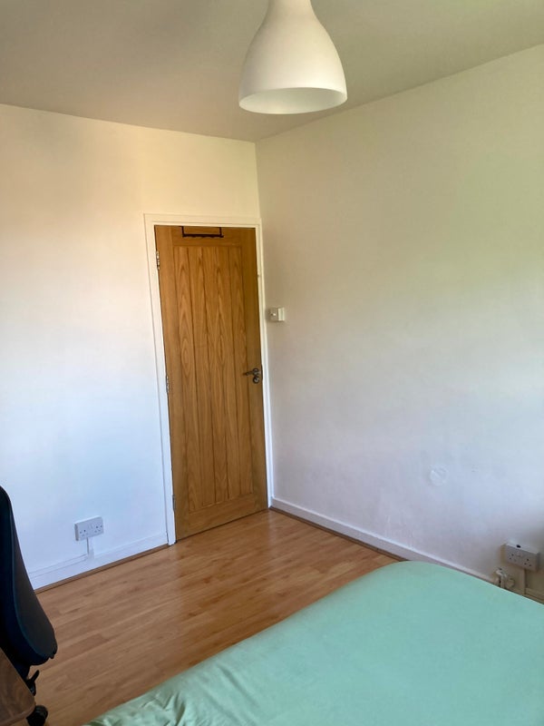 Room Harrison Street in Greater London