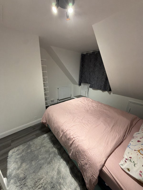 Room Limpsfield Road in Greater London