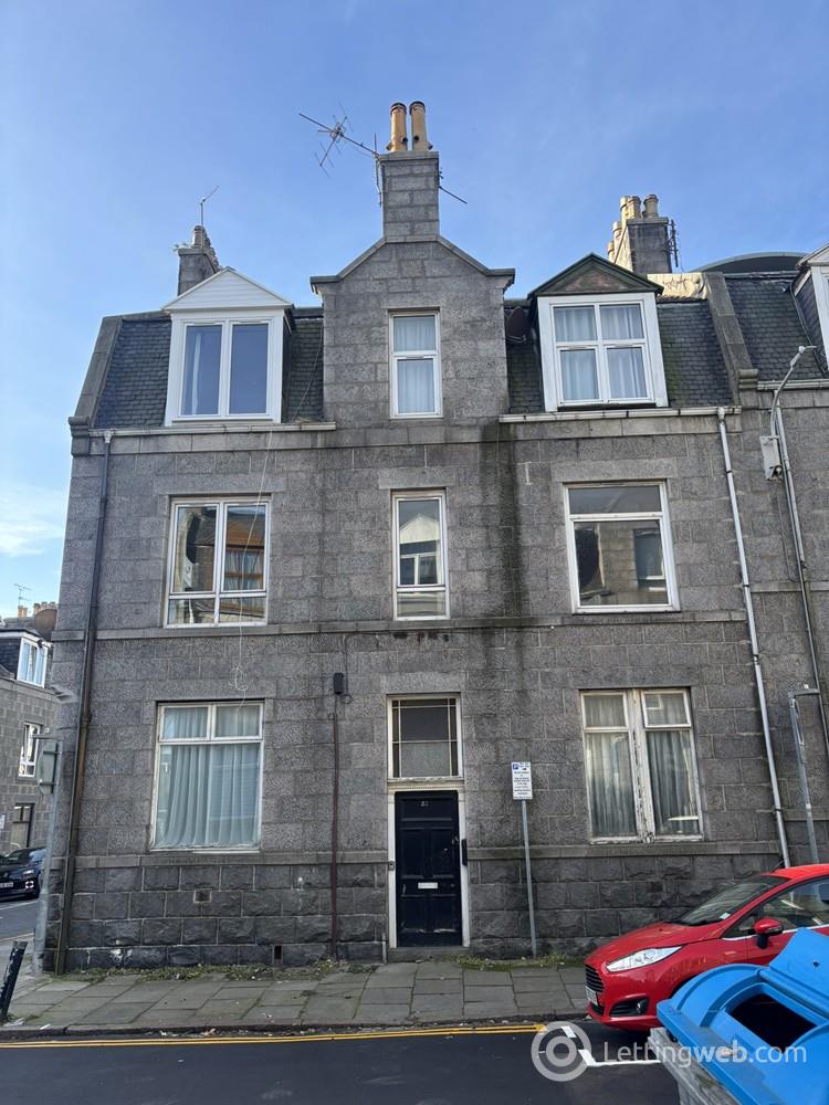 Flat Howburn Place in Aberdeen City