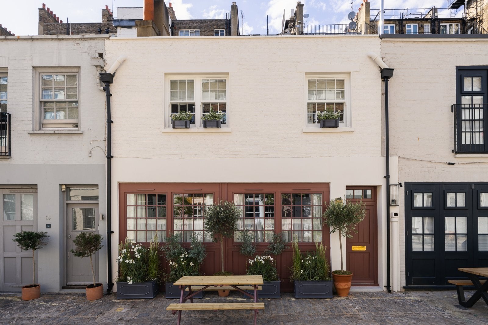 House Bathurst Mews in City of Westminster