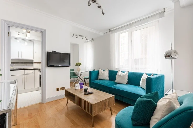 Flat Sloane Avenue in Greater London