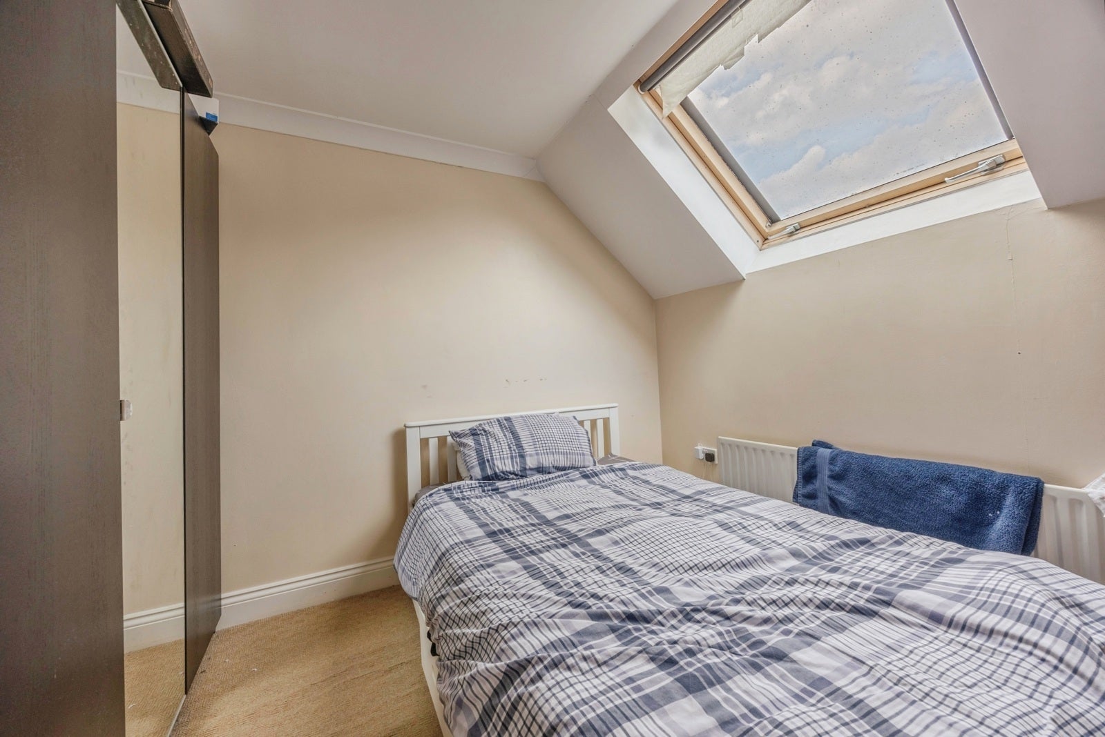 Flat Godstone Road in Caterham