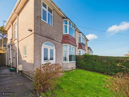 House Lôn Coed Bran in Swansea