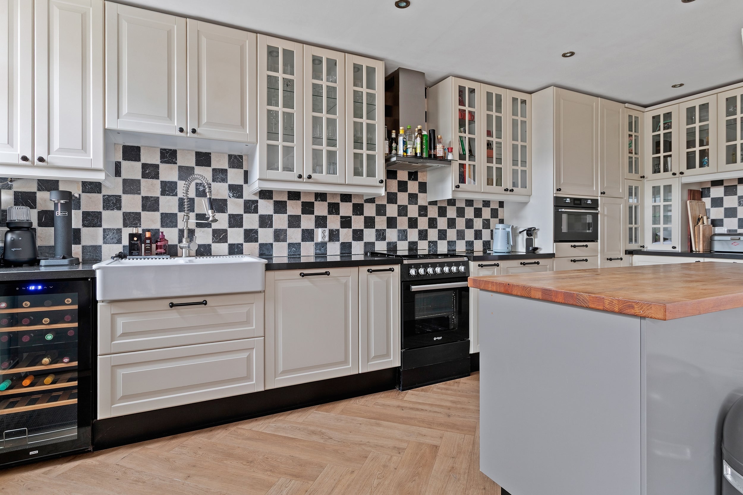 Tussenwoning te koop: Van Zuylenstraat 37, De Meern