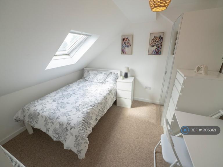 Room Greystoke Avenue in Bristol