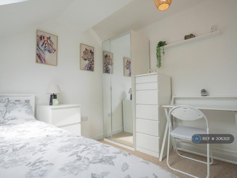 Room Greystoke Avenue in Bristol