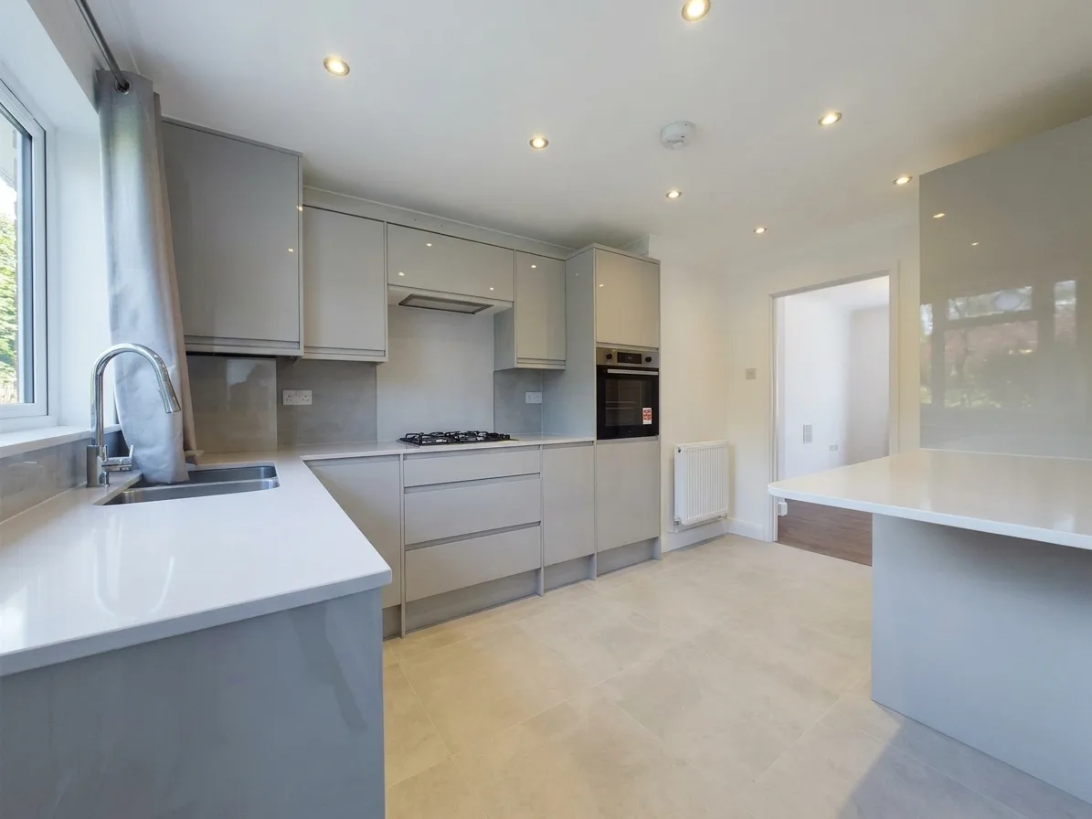 Flat Freeland Park in Greater London