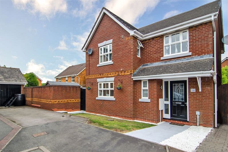 Flat Watermint Close in Cannock Chase