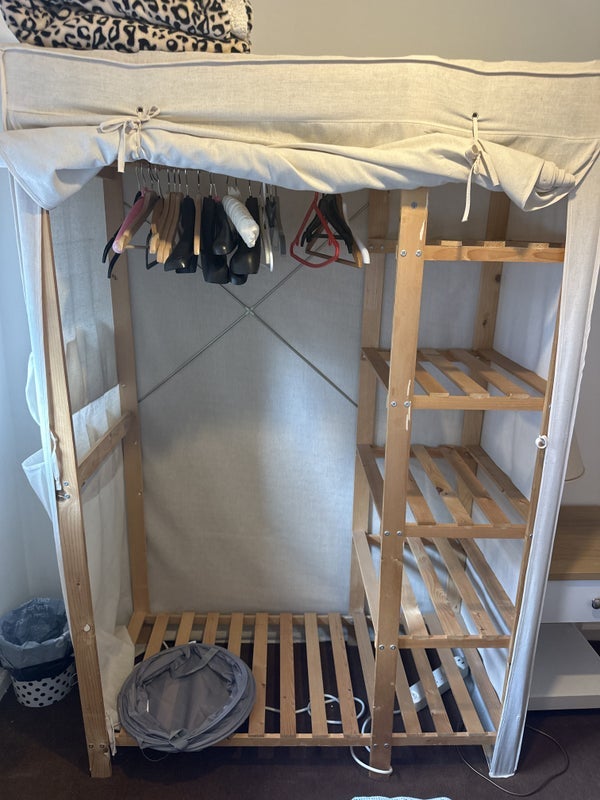 Room Bunces Close in Eton