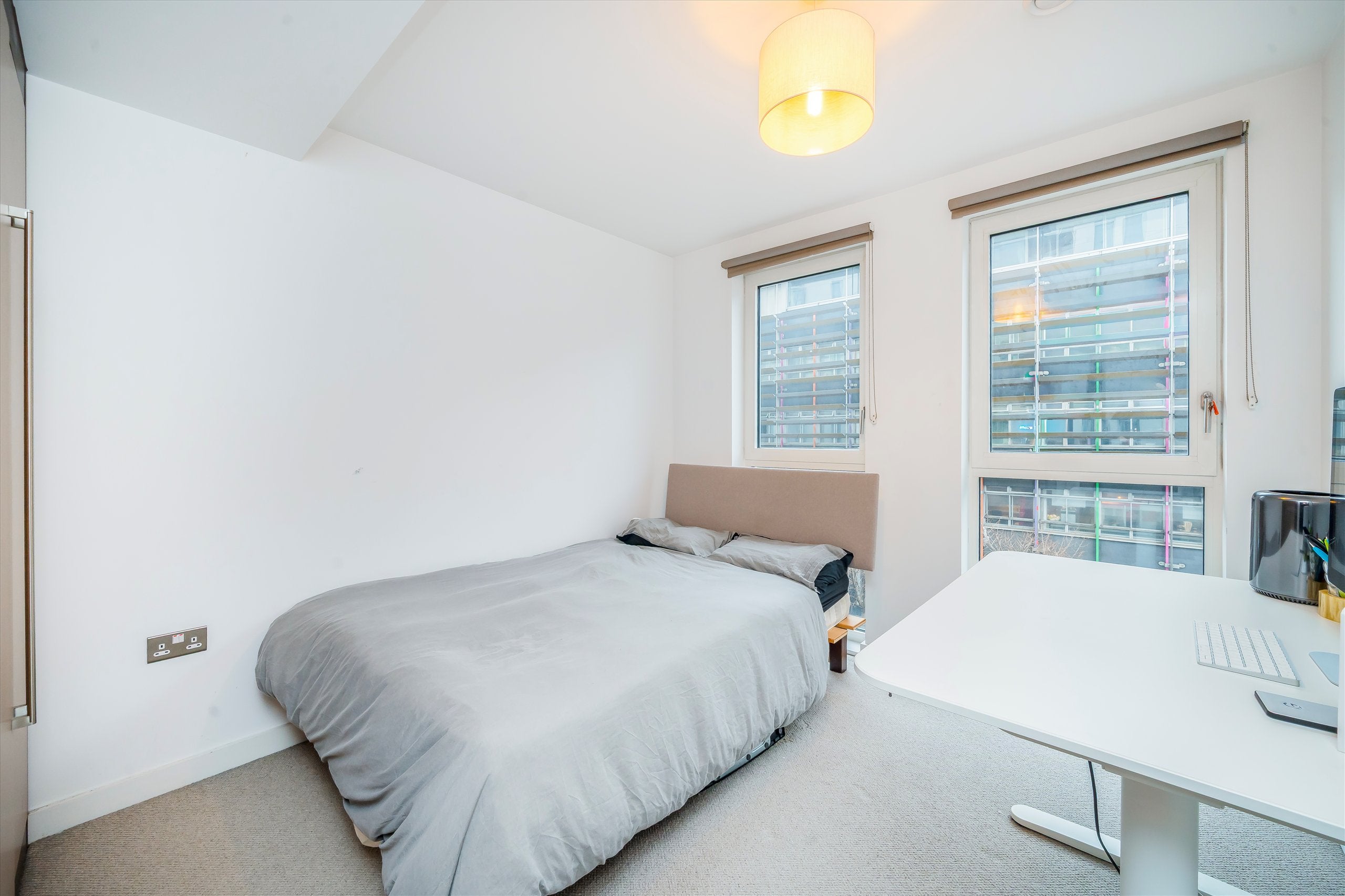 Flat Bethnal Green Road in Greater London