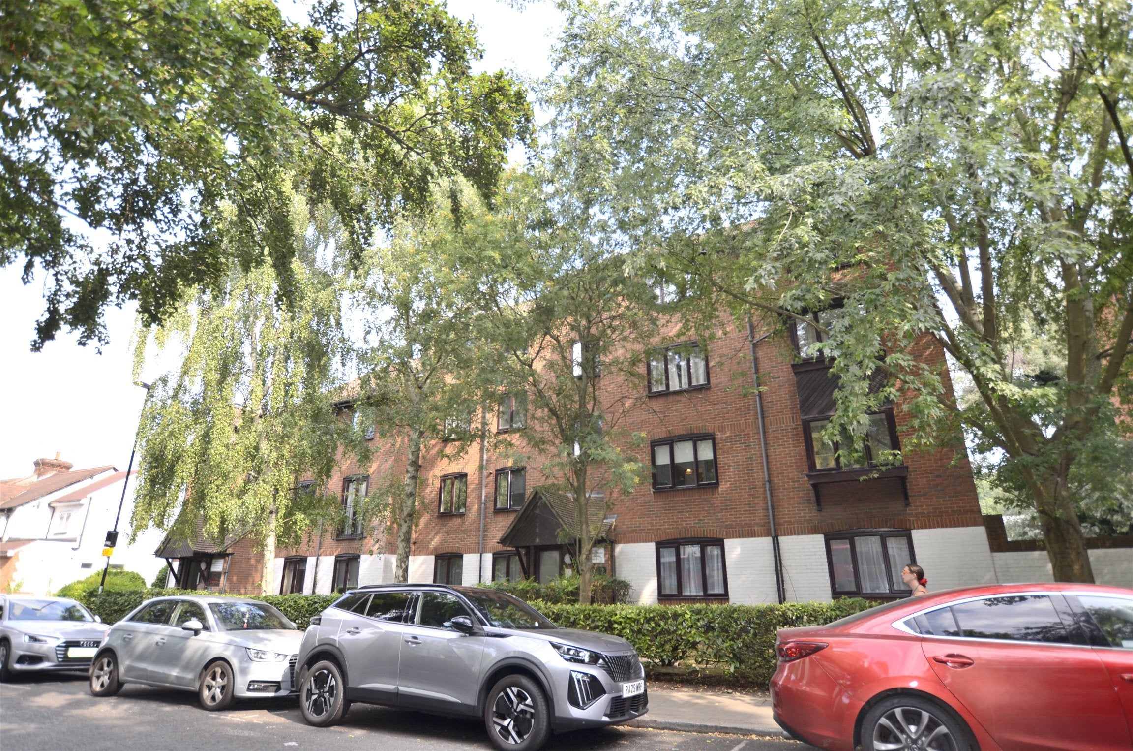 Flat High Street in Greater London