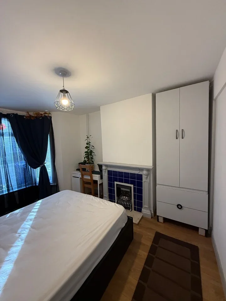 Room Milton Road in Grays