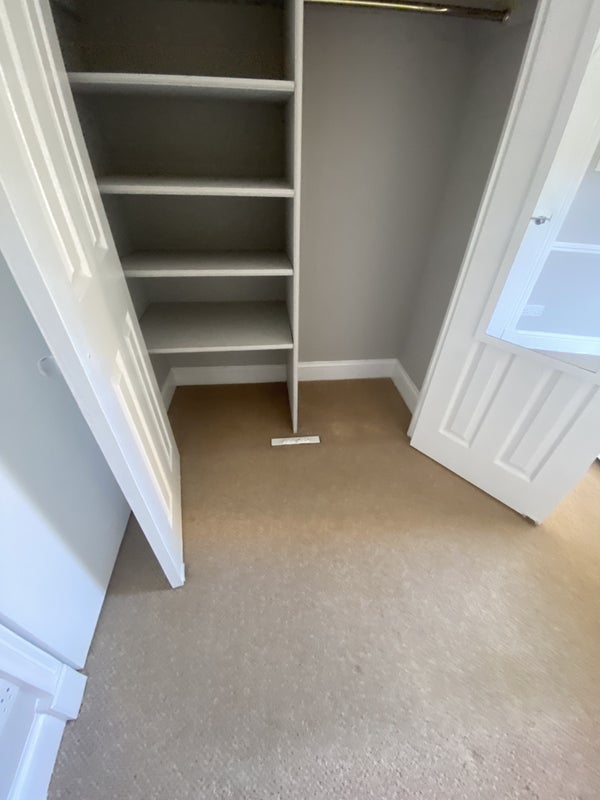 Room Coral Row in Greater London