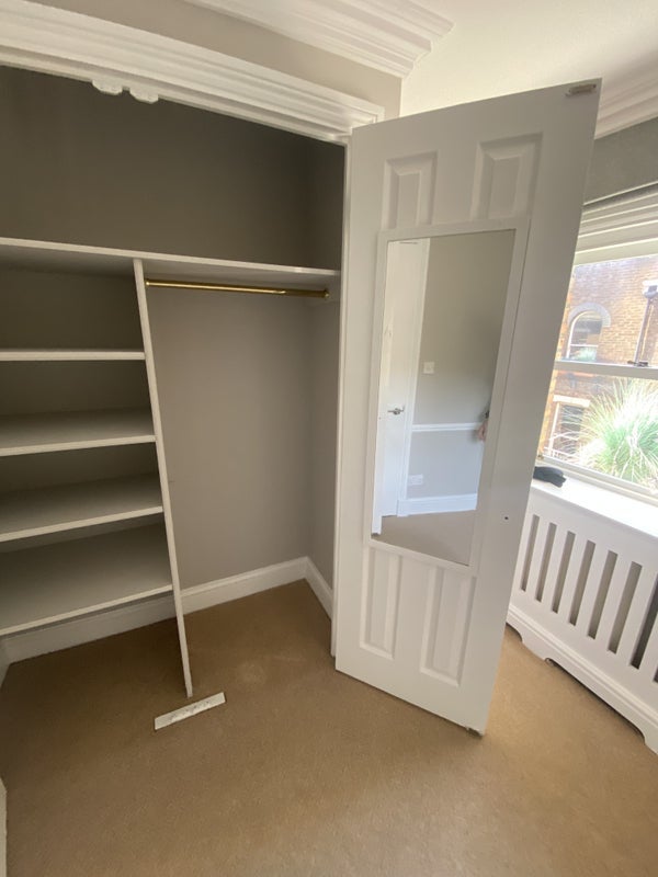 Room Coral Row in Greater London