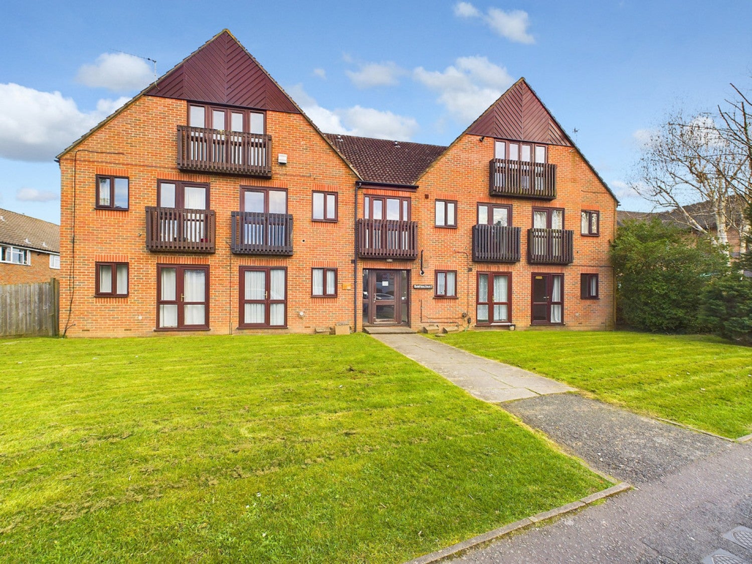 Flat Marlow Court in Crawley