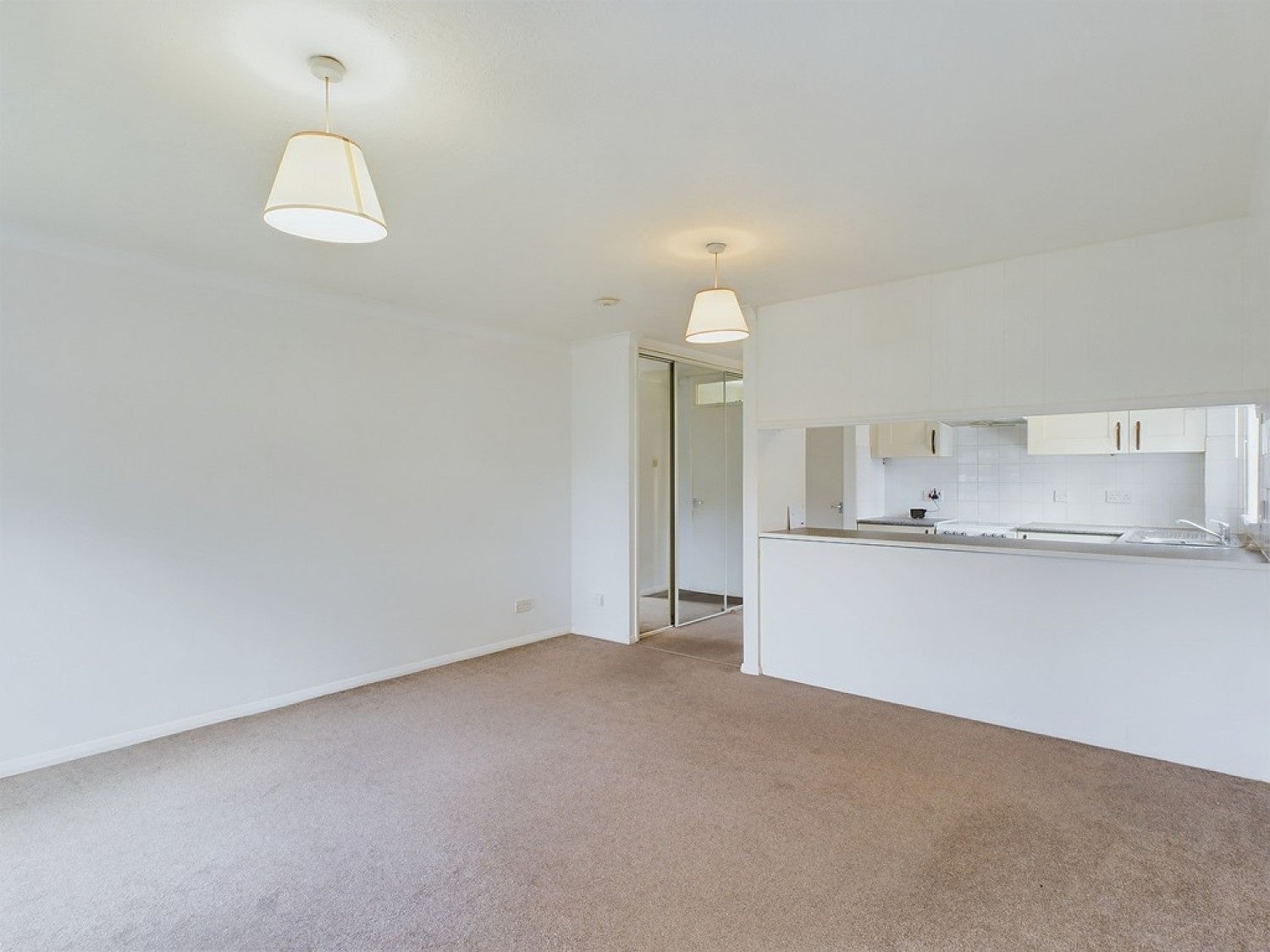 Flat Marlow Court in Crawley