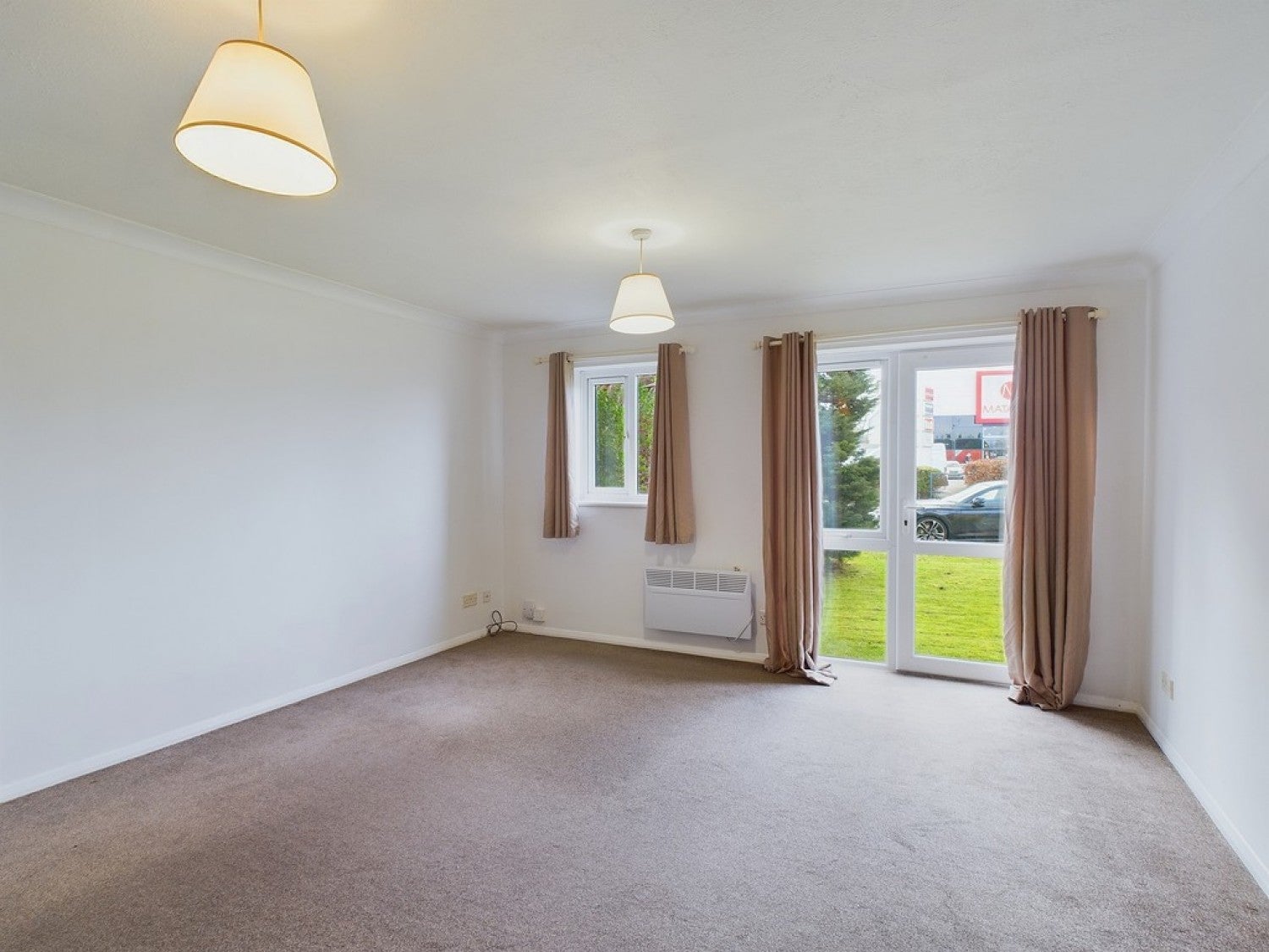 Flat Marlow Court in Crawley