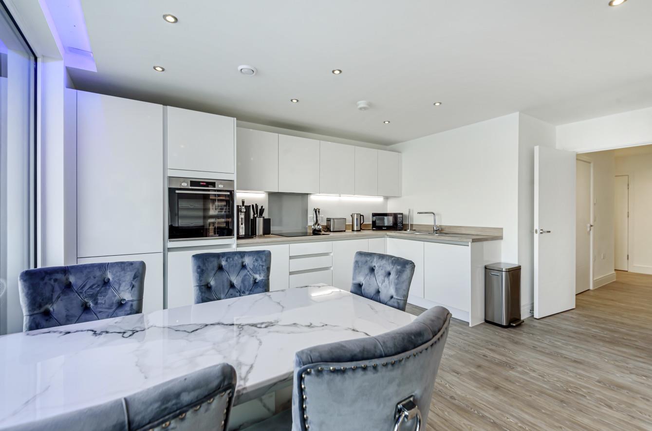 Flat Meridian Way in Southampton