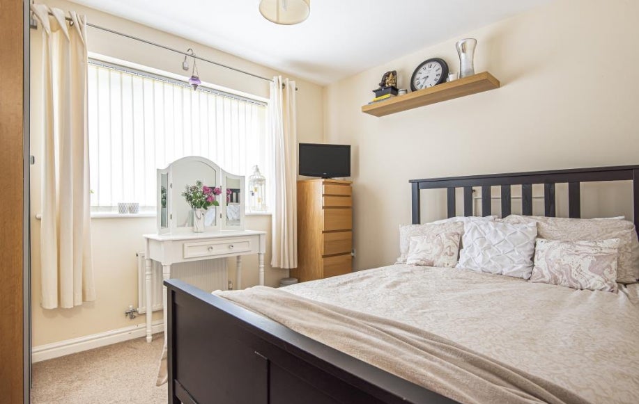 Flat Desborough Crescent in Oxford