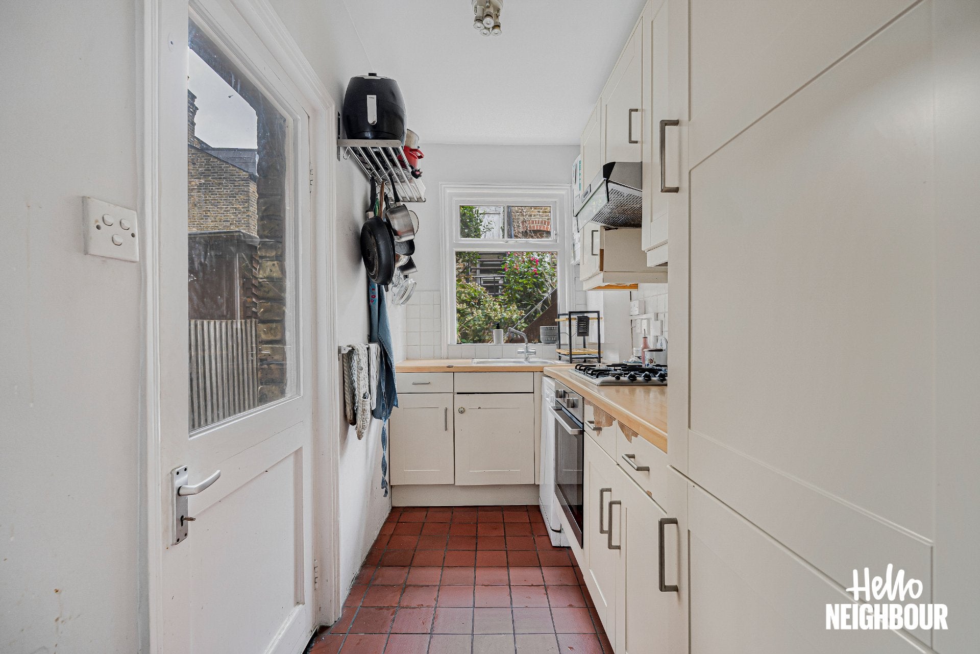 Flat Netherfield Road in Greater London