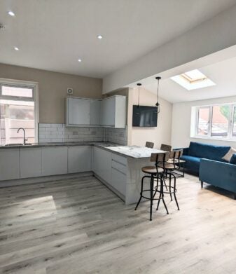 Flat Birchfields Avenue in Manchester