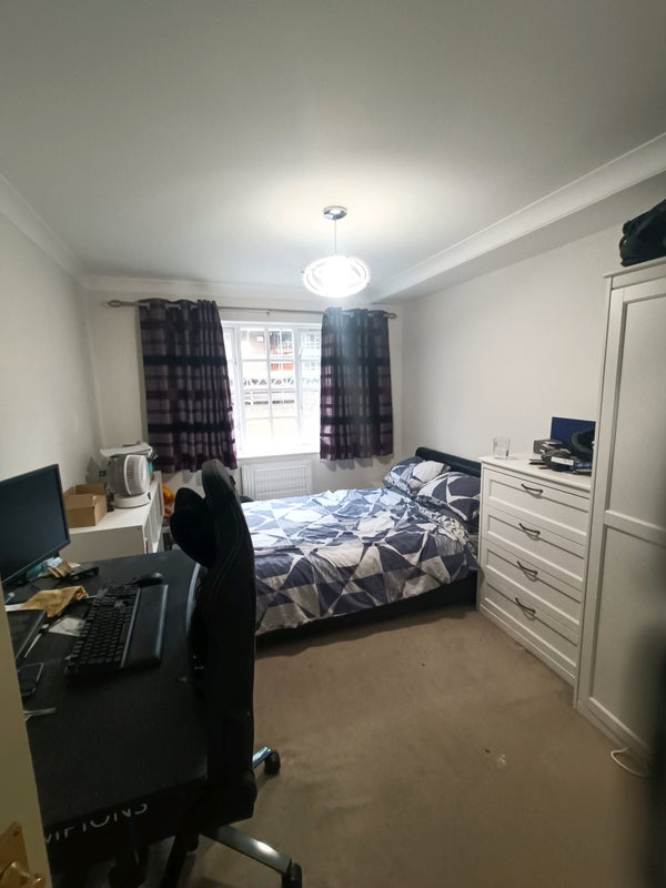 Room Tooley Street in Greater London